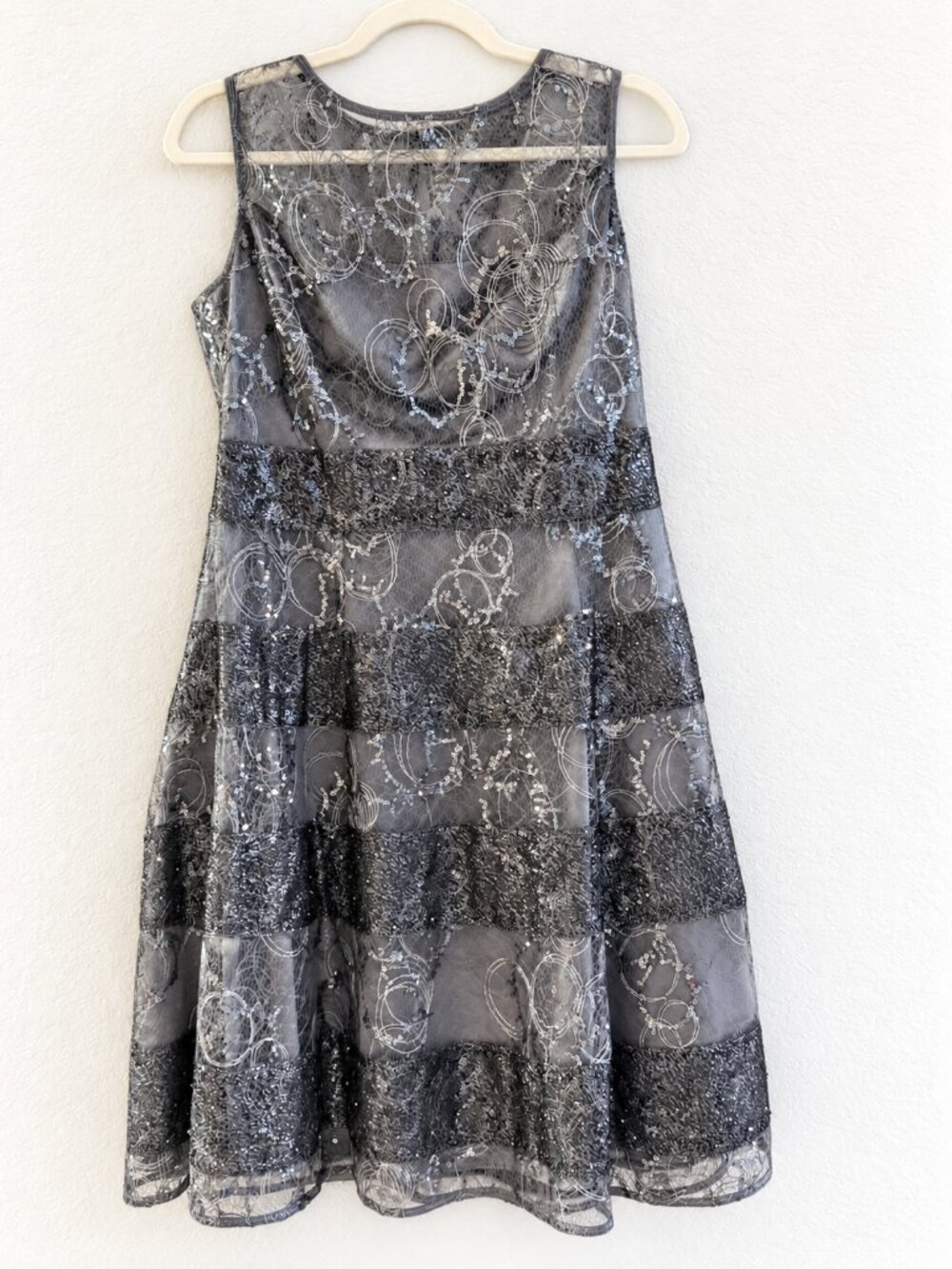 Kay Unger Silver Gray Sequin Lace Cocktail Dress Size 12 Embellished Formal - Picture 2 of 9